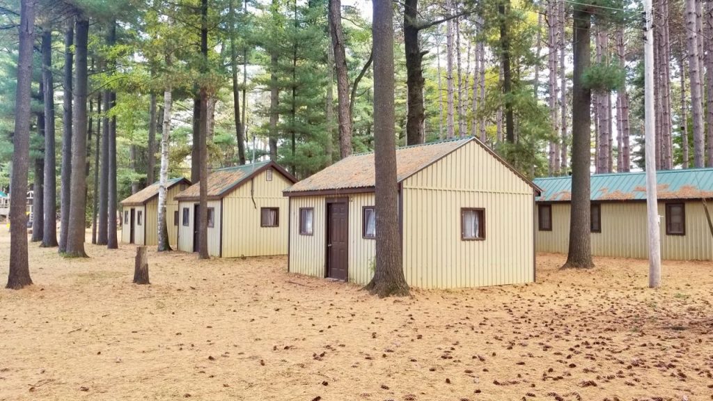 Cabins Stayner Camp